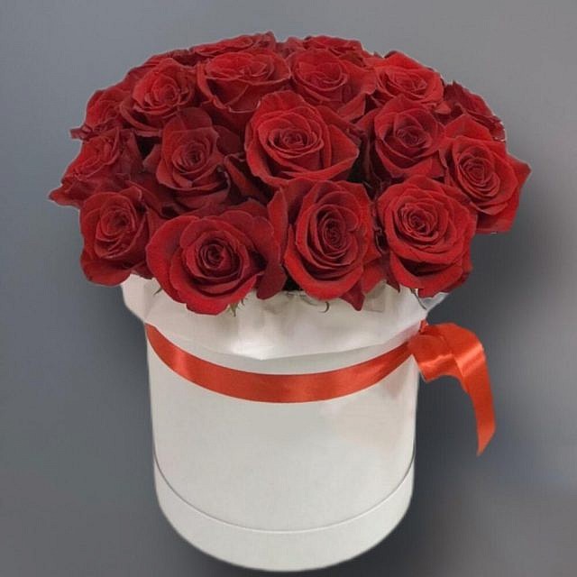 Коробочка с красной розой