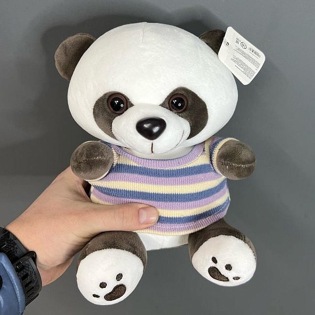 Игрушка Панда в свитере 20 см