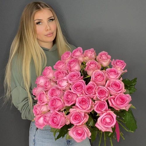 Букет розовая роза 35 шт