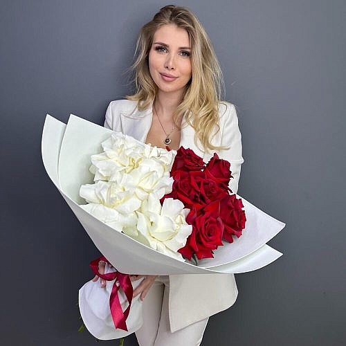 французкие розы белые красные