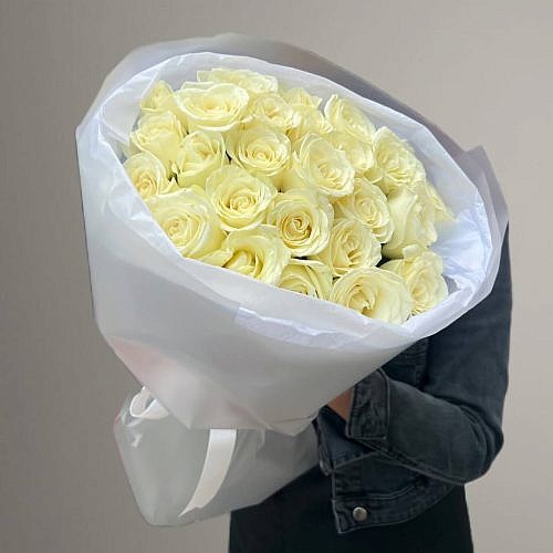 21 роза эквадор белая