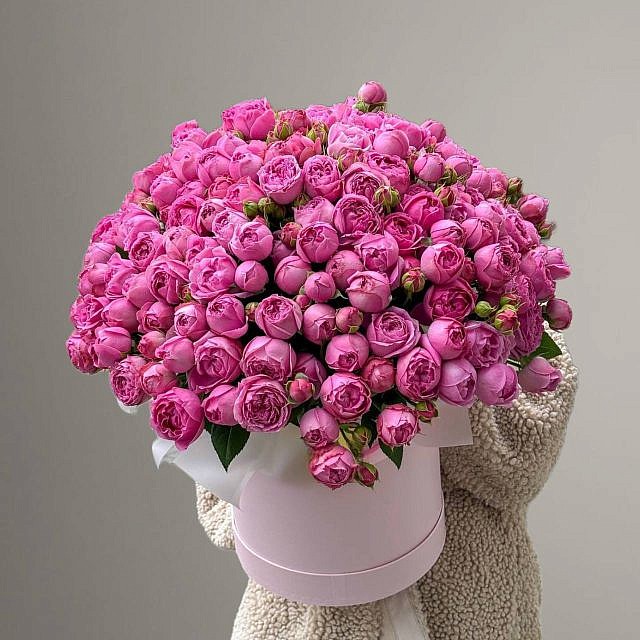 35 кустовых Роз misty bubbles в коробке