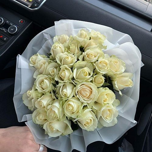 29 белых роз аваланш