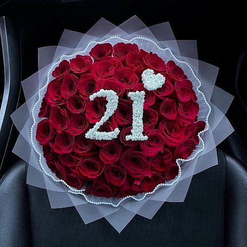 51 красная роза с цифрой 21